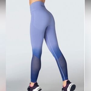 NWT SheFit Seamless Leggings in Periwinkle Ombre